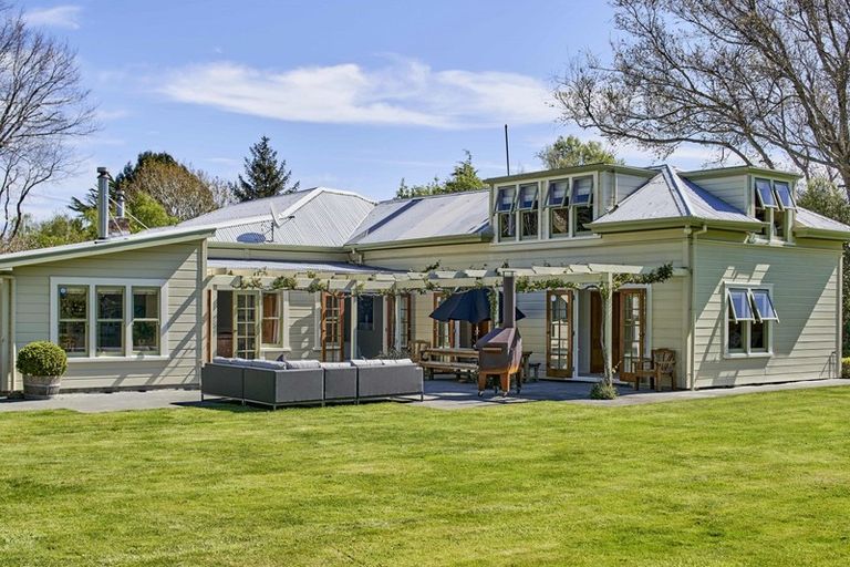 Photo of property in 280 Paekakariki Hill Road, Paekakariki Hill, Porirua, 5381