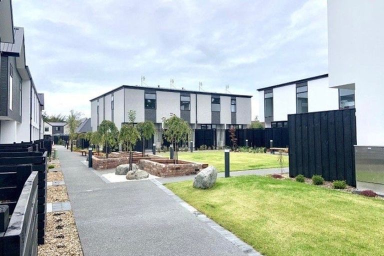 Photo of property in 7/10 New Brighton Road, Shirley, Christchurch, 8061
