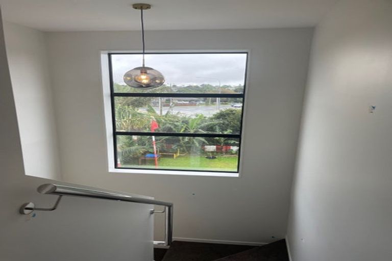 Photo of property in 233 Lake Road, Northcote, Auckland, 0627