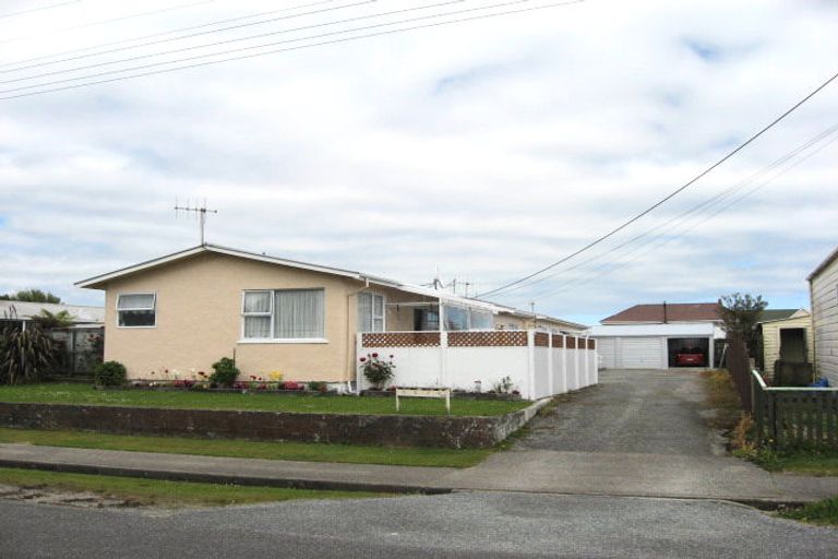 Photo of property in 48 Peel Street, Westport, 7825