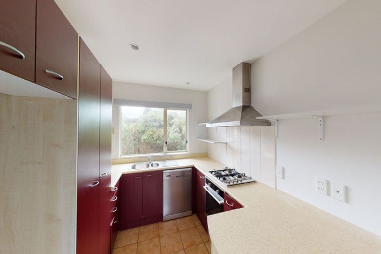 Photo of property in 74 Dress Circle, Newlands, Wellington, 6037