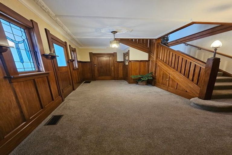 Photo of property in 6 Ridge Lane, New Plymouth, 4310