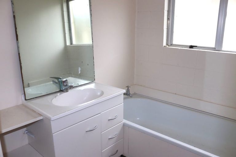 Photo of property in 2/23 Claymore Street, Manurewa, Auckland, 2102