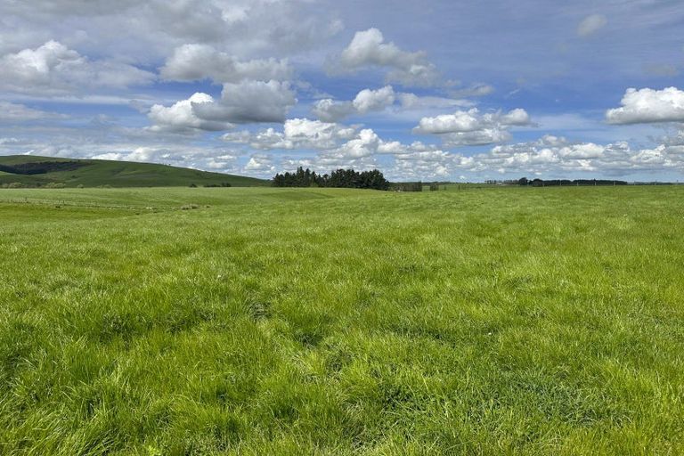 Photo of property in 44 Royal St Annes Drive, Te Kamo, 0112