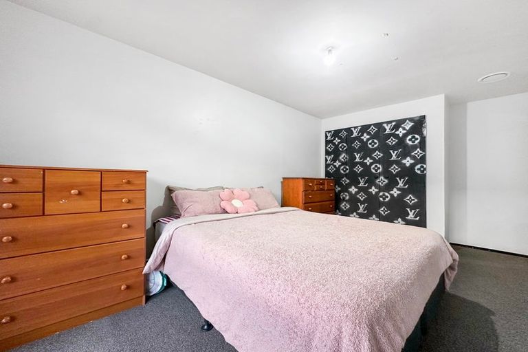 Photo of property in 2/37 Karnak Crescent, Russley, Christchurch, 8042