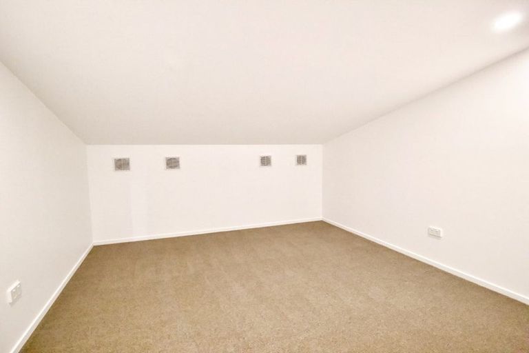 Photo of property in 26 Kotuitui Street, Manukau, Auckland, 2104