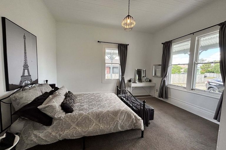 Photo of property in 10a Hereford Street, West End, Palmerston North, 4410