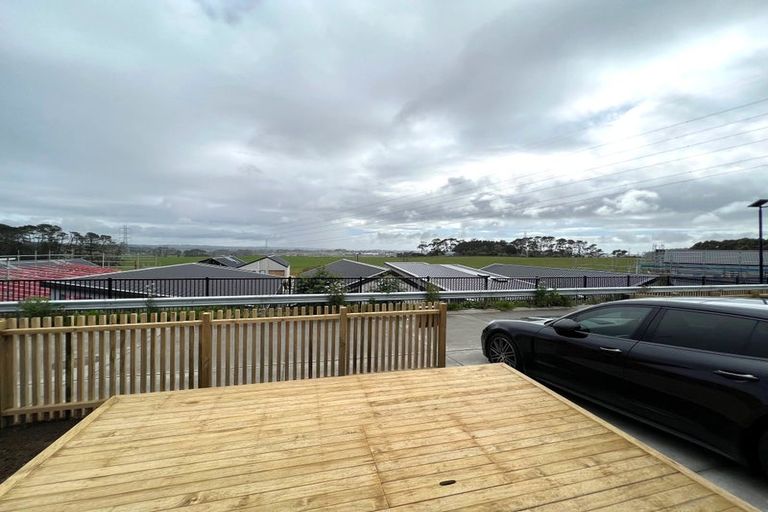 Photo of property in 34 Neretva Avenue, Massey, Auckland, 0614