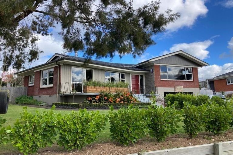 Photo of property in 4 Barnhill Crescent, Pahurehure, Papakura, 2113
