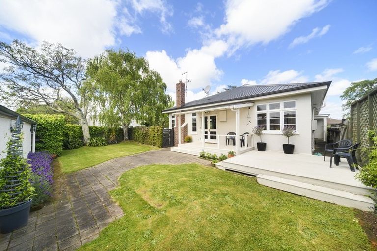 Photo of property in 32 Rangitira Avenue, Palmerston North, 4414