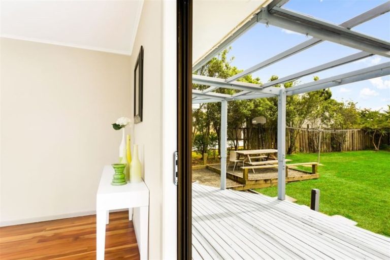 Photo of property in 14 Poto Street, Te Atatu South, Auckland, 0610