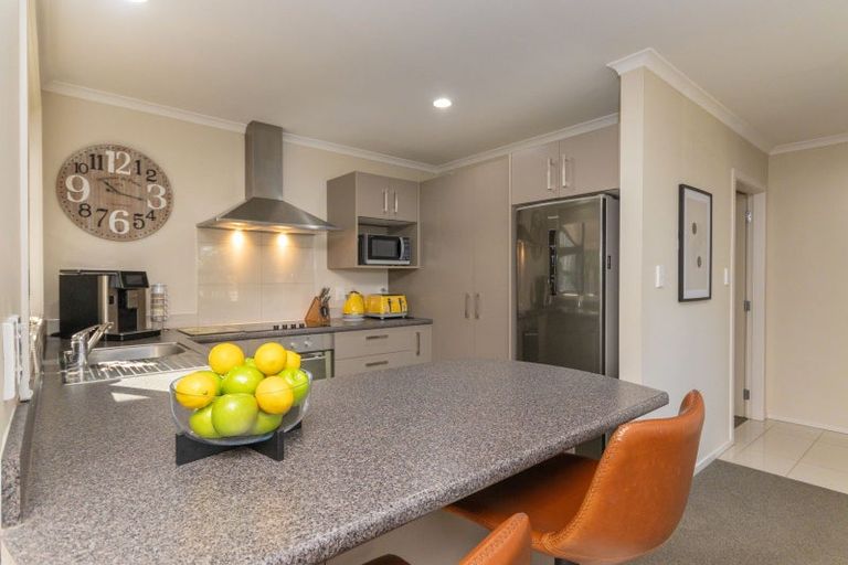 Photo of property in 36 Karina Terrace, Roslyn, Palmerston North, 4414