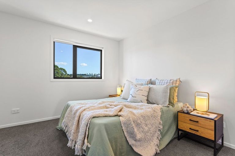 Photo of property in 4/28 Westgate Drive, Westgate, Auckland, 0614