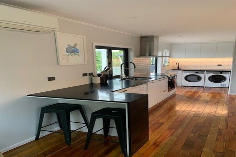 Photo of property in 127 Matipo Road, Te Atatu Peninsula, Auckland, 0610