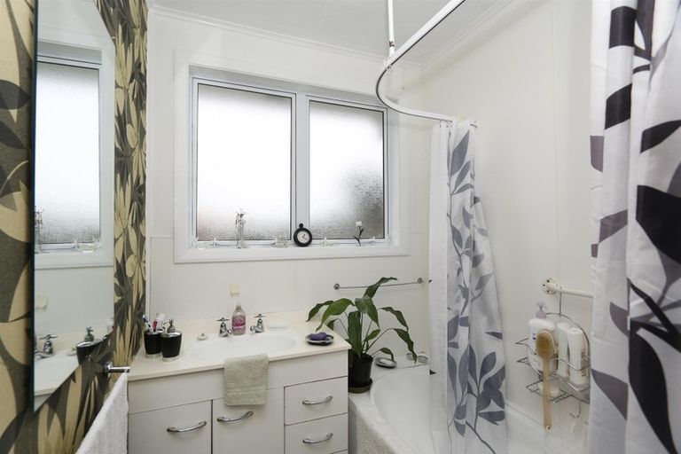 Photo of property in 281 South Road, Hawera, 4610