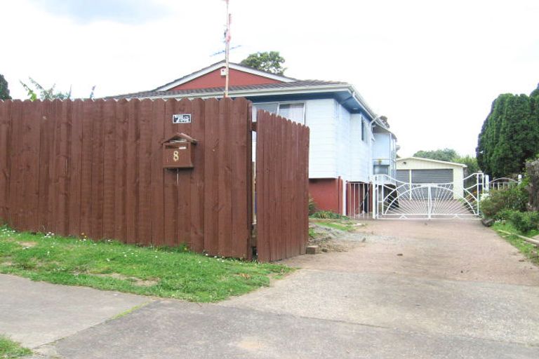 Photo of property in 8 Caringbah Drive, Papatoetoe, Auckland, 2025