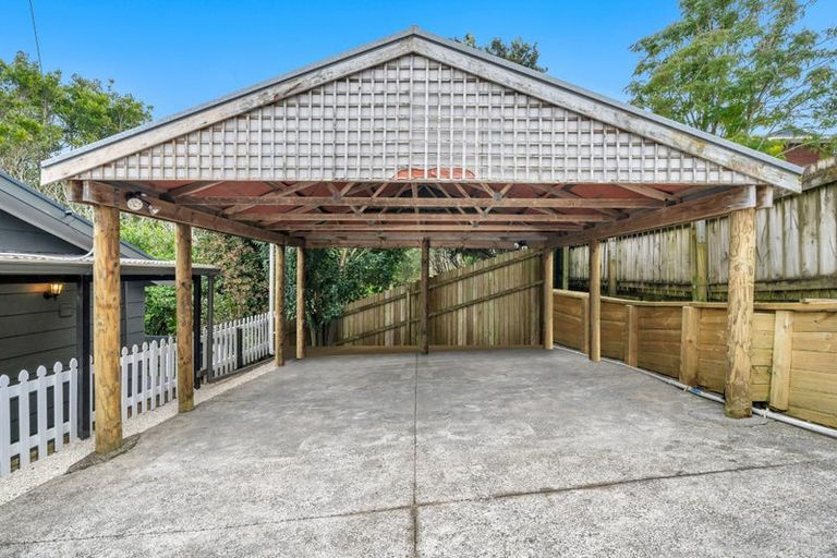 Photo of property in 2/52 Stanley Road, Glenfield, Auckland, 0629