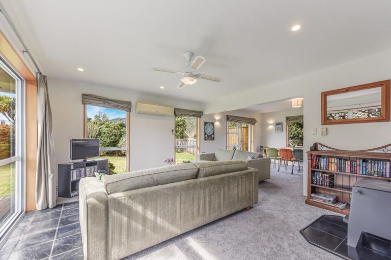 Photo of property in 10a Huia Street, Waikawa, Picton, 7220