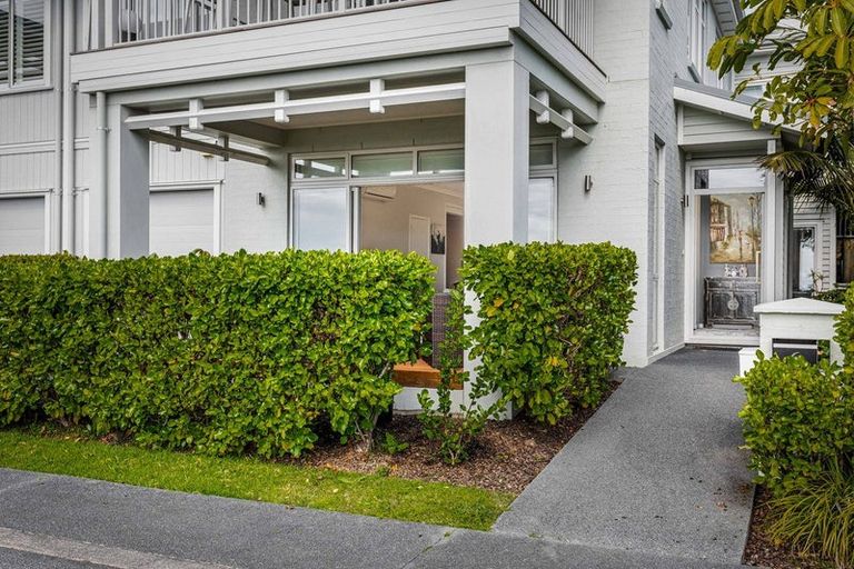 Photo of property in 6 Sunshine Terrace, Orewa, 0931