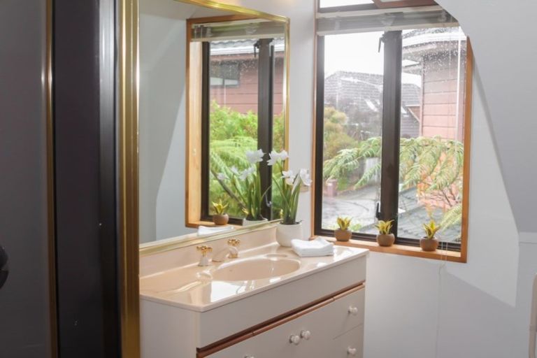 Photo of property in 12 Montrose Grove, Churton Park, Wellington, 6037