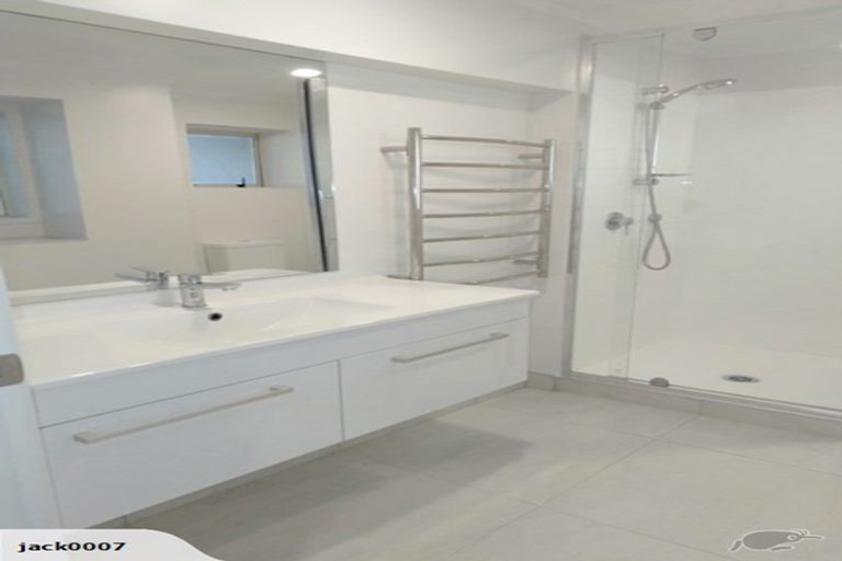 Photo of property in 41 Pohutukawa Avenue, Red Beach, 0932