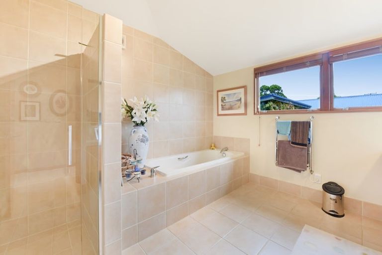 Photo of property in 18 Iwa Street, Mapua, 7005