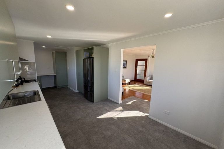 Photo of property in 30 Broadway Street, Martinborough, 5711