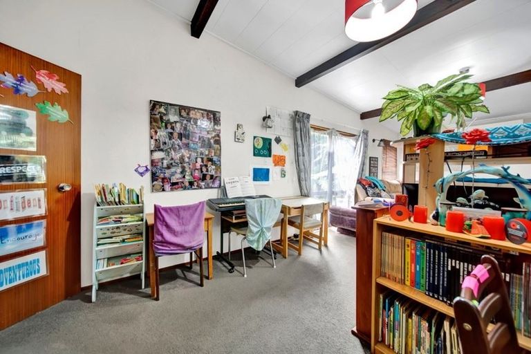 Photo of property in 3a Julian Place, Westown, New Plymouth, 4310
