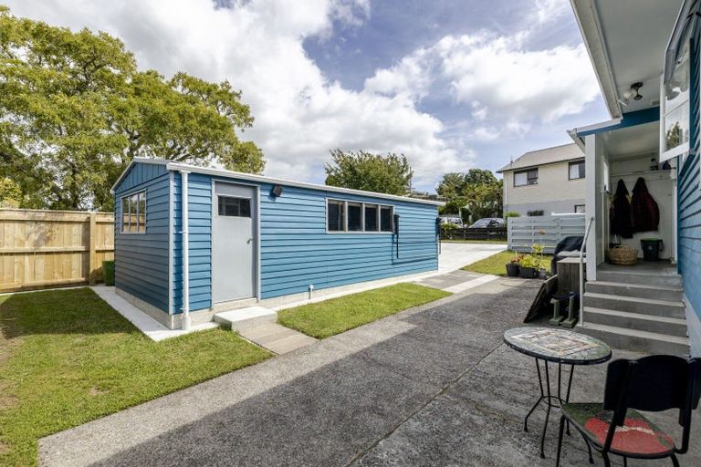 Photo of property in 18 Cowling Road, Hurdon, New Plymouth, 4310