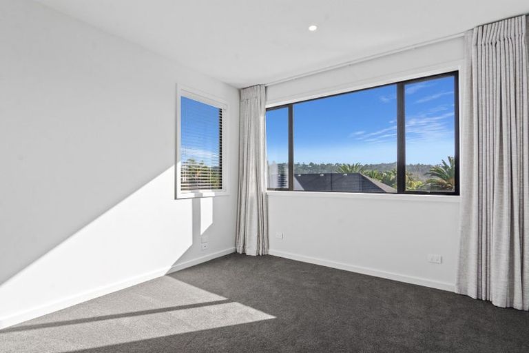 Photo of property in 5 Waipuia Place, Greenhithe, Auckland, 0632