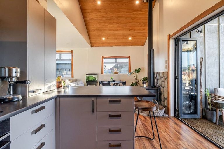 Photo of property in 21 Norton Street, Foxton Beach, Foxton, 4815