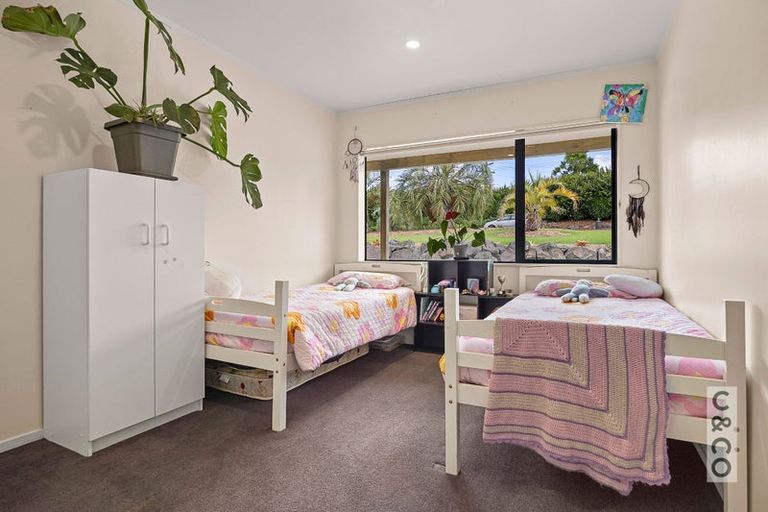 Photo of property in 832 Old North Road, Waimauku, 0882