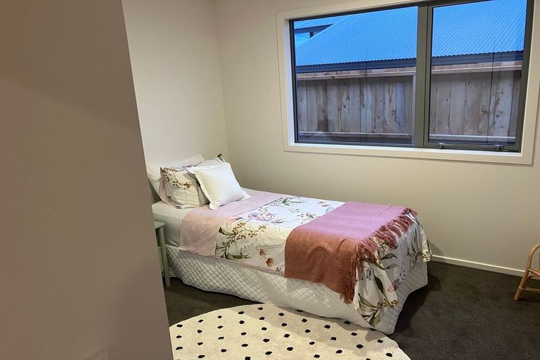 Photo of property in 44 Doug Ledgerwood Drive, Wanaka, 9305