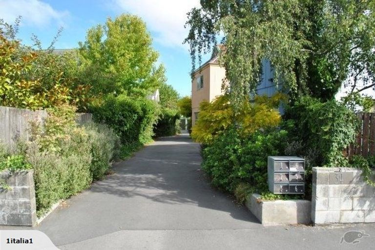Photo of property in 4/34 Holly Road, St Albans, Christchurch, 8014