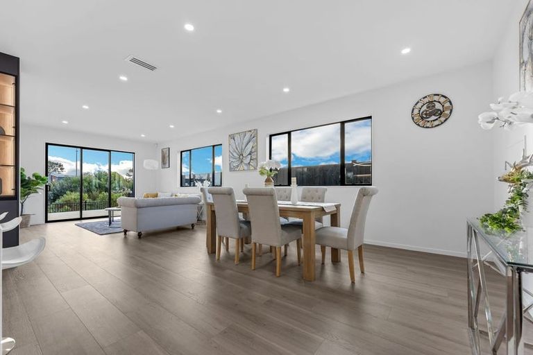 Photo of property in 11 Seagreen Avenue, Rosehill, 2113