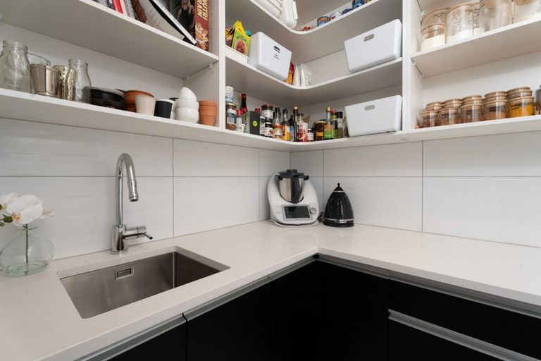 Photo of property in 100 Melksham Drive, Churton Park, Wellington, 6037