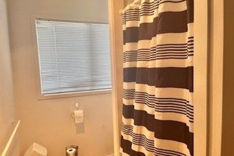 Photo of property in 1/20 Reid Road, New Lynn, Auckland, 0600