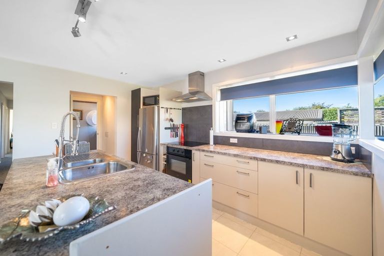 Photo of property in 14 Bideford Place, Dallington, Christchurch, 8061