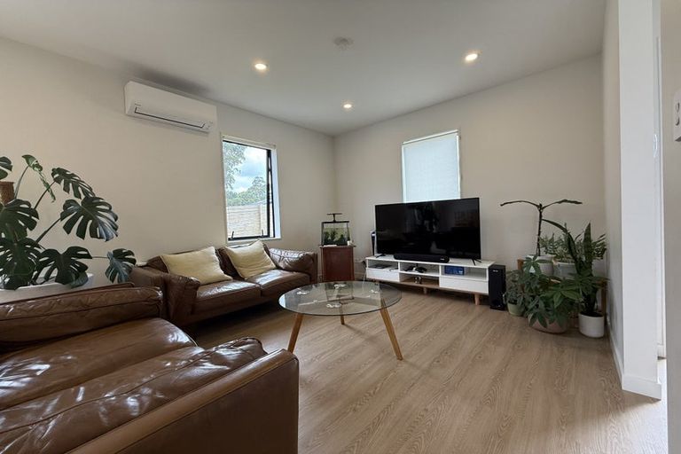 Photo of property in 10 Maraeariki Avenue, Orewa, 0931
