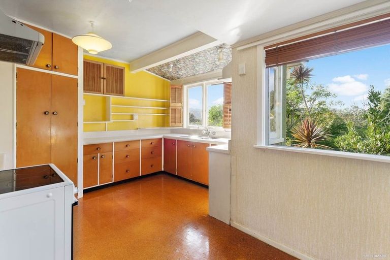 Photo of property in 741 South Titirangi Road, Titirangi, Auckland, 0604