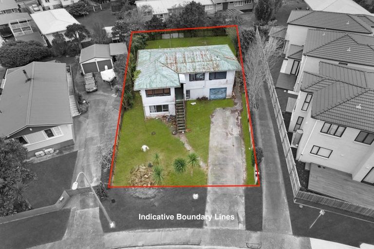 Photo of property in 12 Ozich Avenue, Te Atatu South, Auckland, 0610