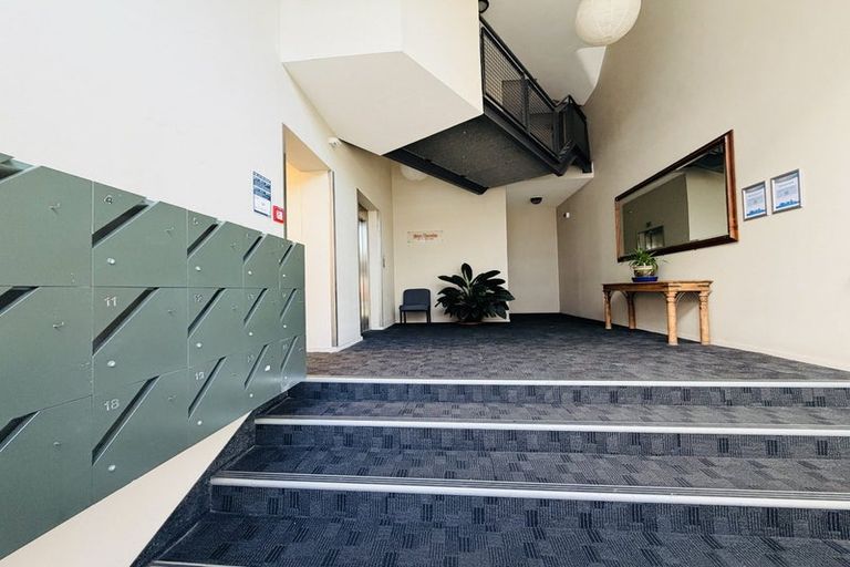 Photo of property in Metro Apartments, 7/220 Thorndon Quay, Pipitea, Wellington, 6011