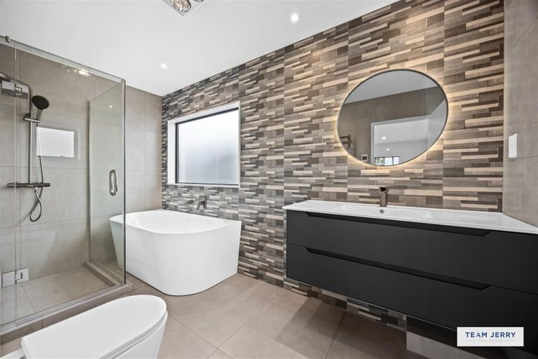 Photo of property in 339a Bucklands Beach Road, Bucklands Beach, Auckland, 2012