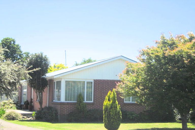Photo of property in 18 Rosella Street, Broomfield, Christchurch, 8042