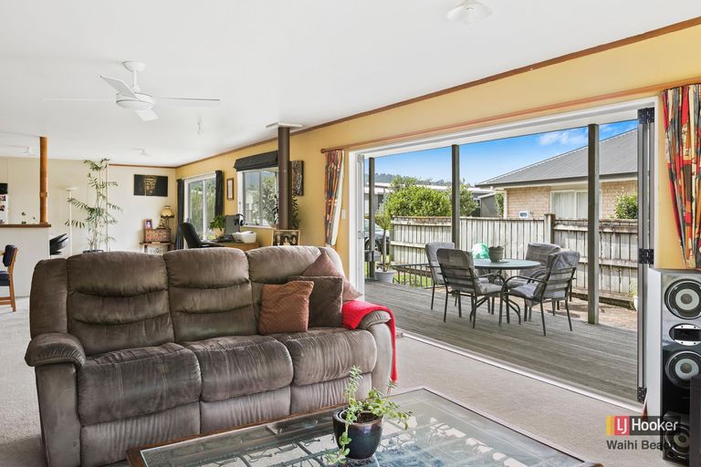 Photo of property in 11 Ocean Breeze Drive, Waihi Beach, 3611