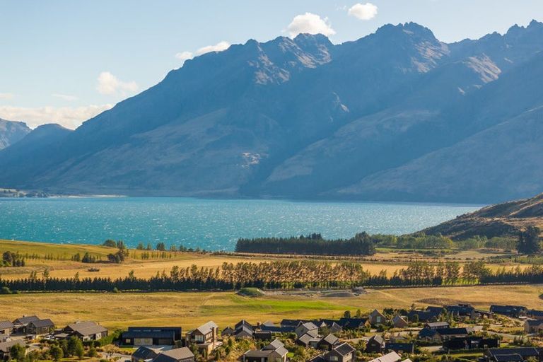 Photo of property in 19 Pendeen Crescent, Jacks Point, Queenstown, 9371