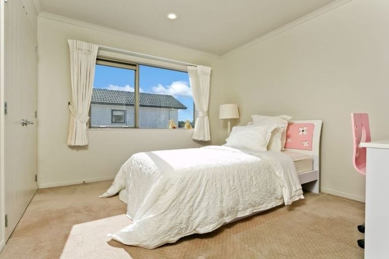 Photo of property in 26 Laurel Oak Drive, Schnapper Rock, Auckland, 0632