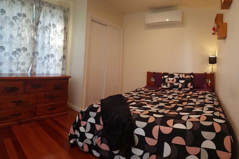 Photo of property in 30 Kamara Road, Glen Eden, Auckland, 0602