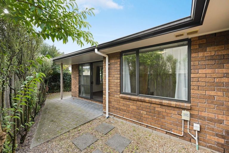Photo of property in 1/240 Old Farm Road, Hillcrest, Hamilton, 3216