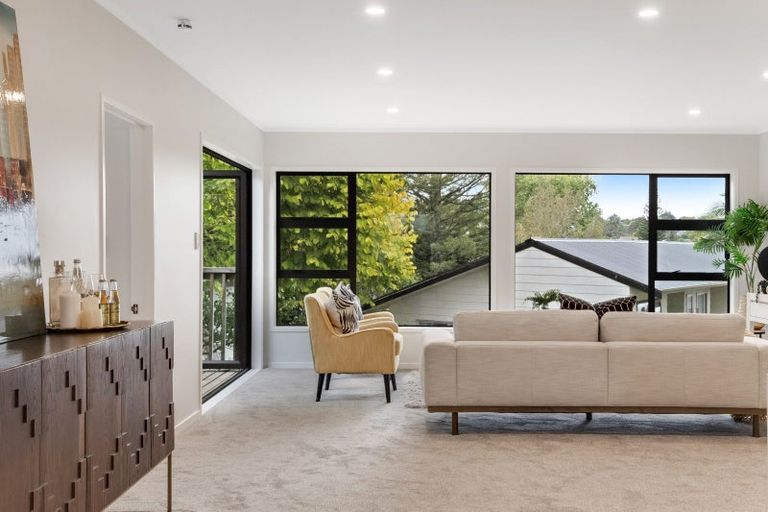 Photo of property in 54 Robbies Road, Shelly Park, Auckland, 2014